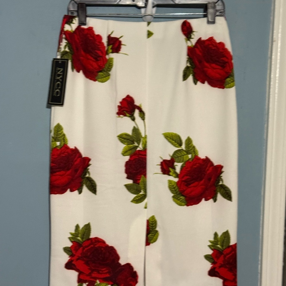 NYC Red Floral A-Line Skirt - Picture 6 of 12
